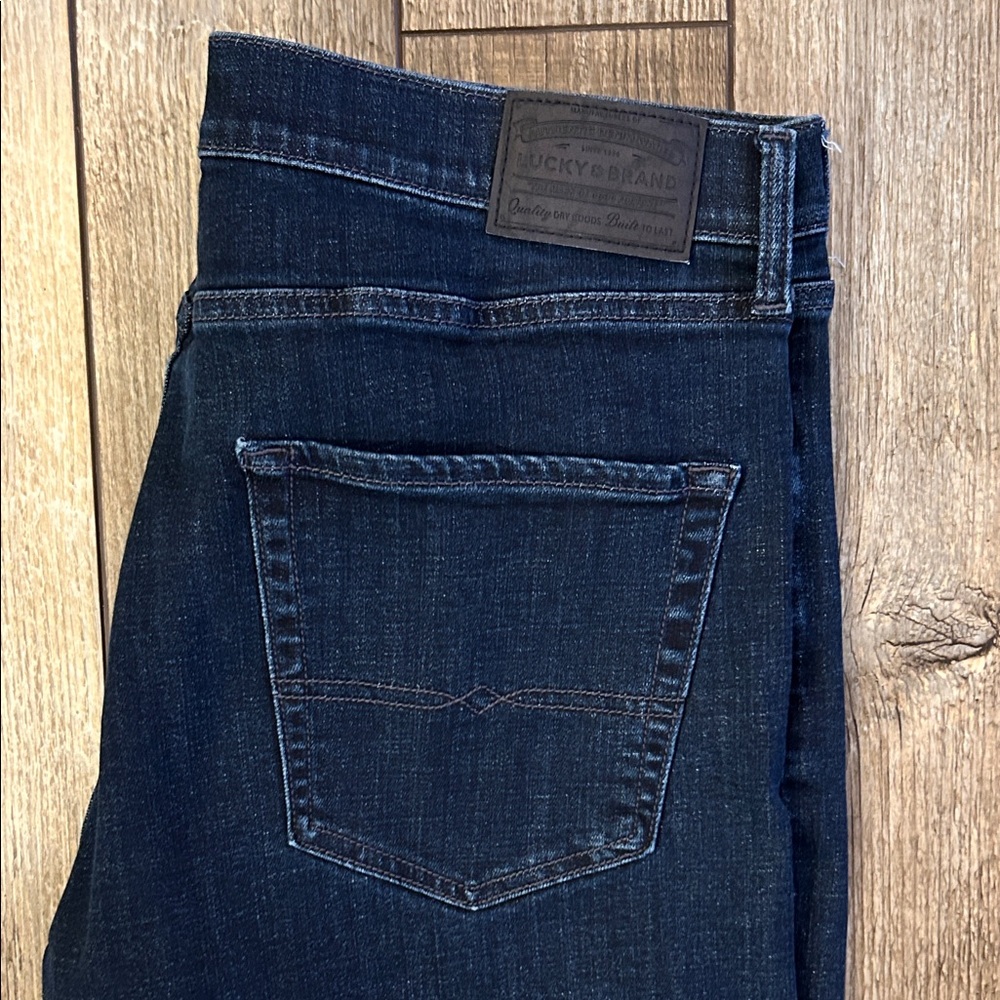 Lucky Brand Indigo Blue Casual Stretch Jeans 38x34 NWOT